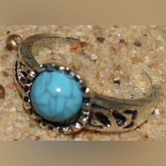 Southwestern Faux Turquoise Ring Set - Picture 5 of 5